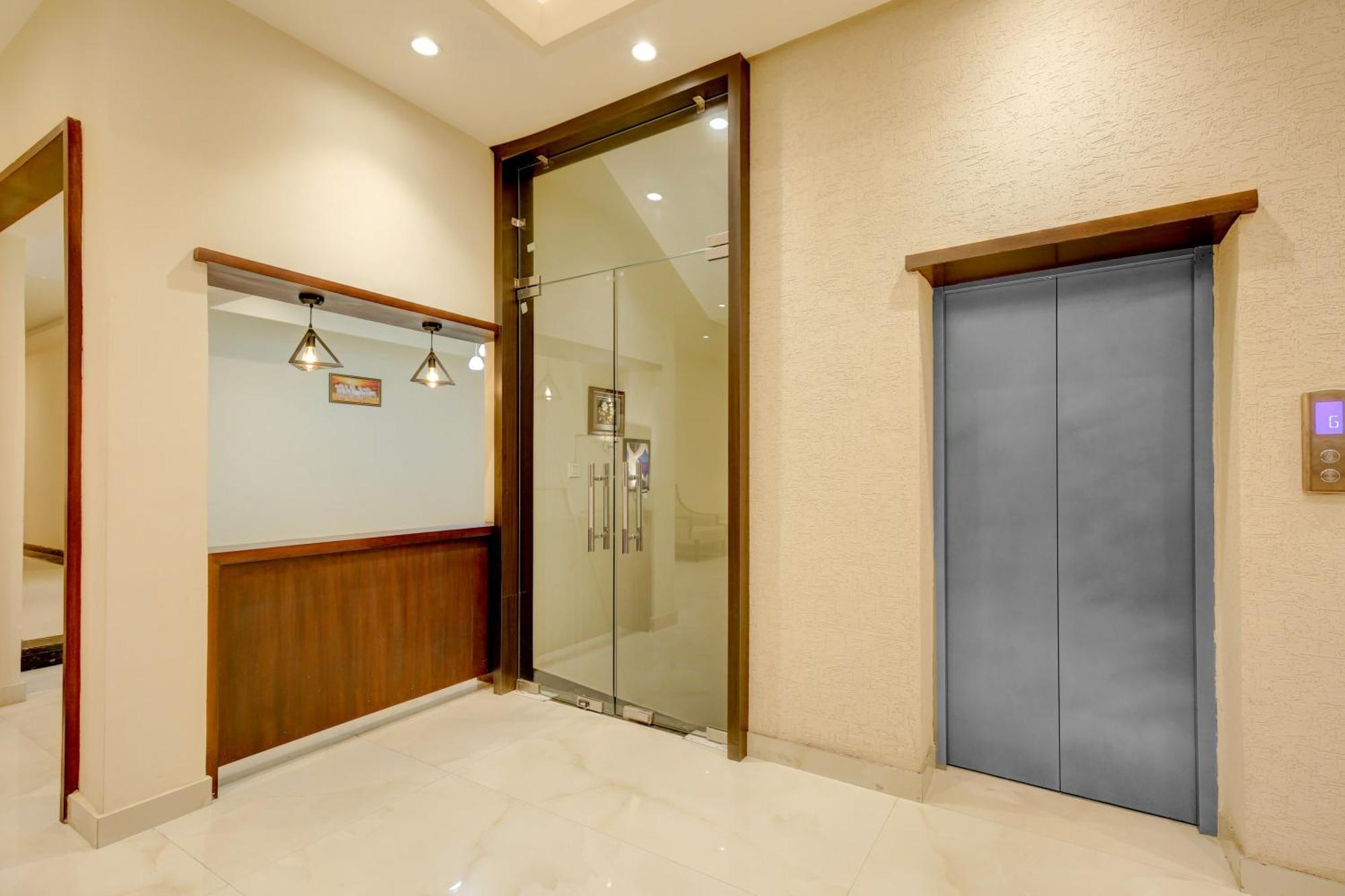 Super Collection O Ovel Hotel Grand Abadpura Exterior foto